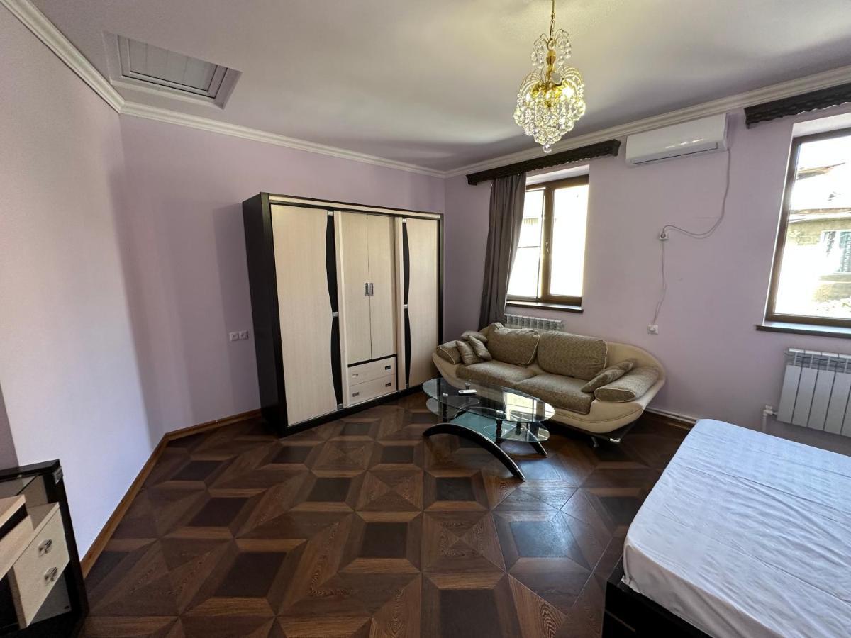 Favorit Hotel-Hostel Jereván Kültér fotó