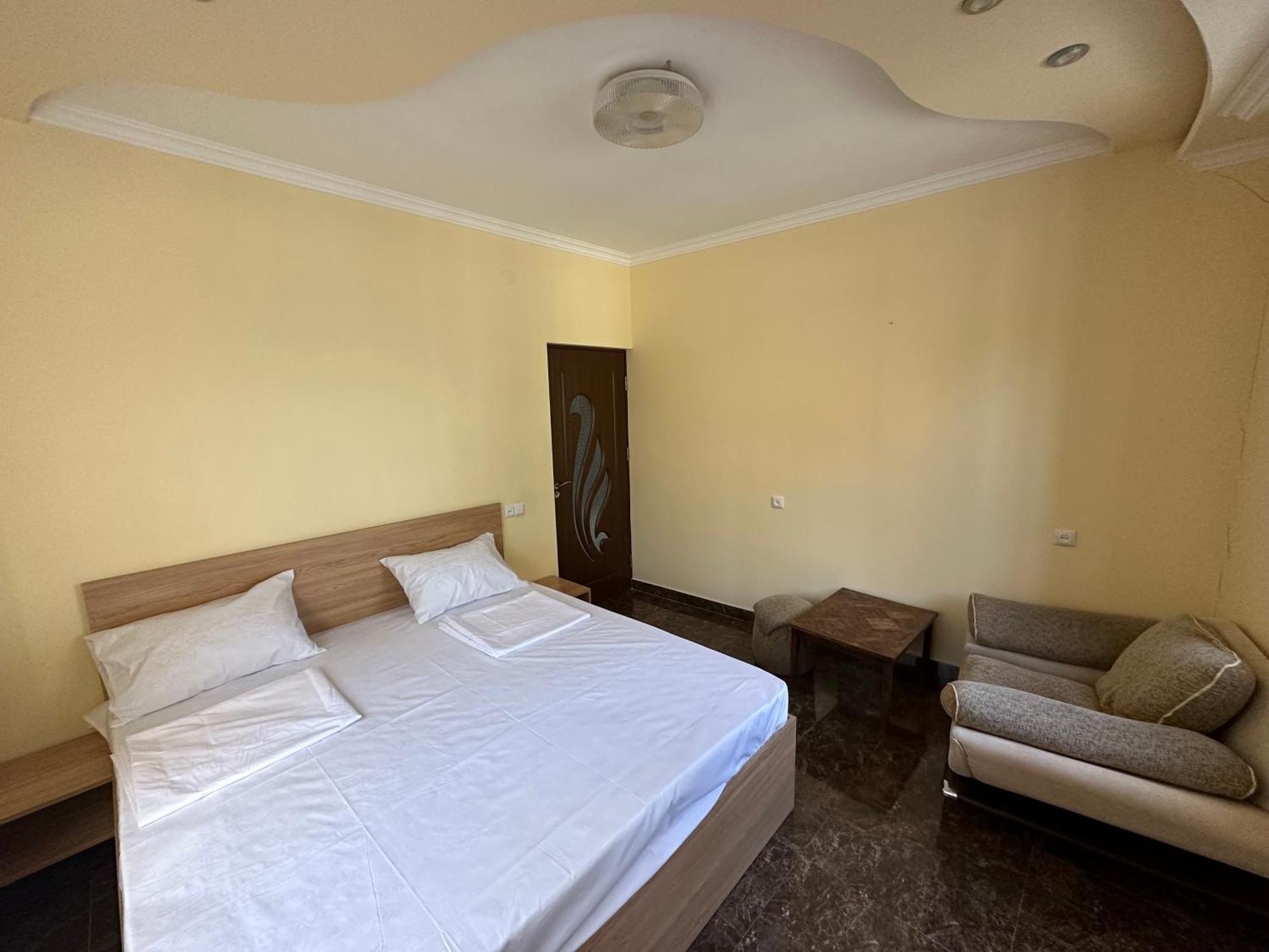 Favorit Hotel-Hostel Jereván Kültér fotó